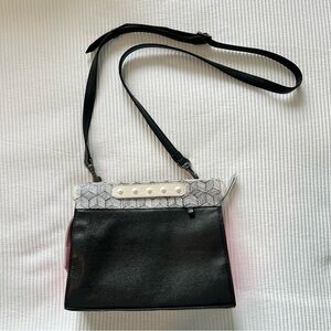 Min & Mon Vali Crossbody